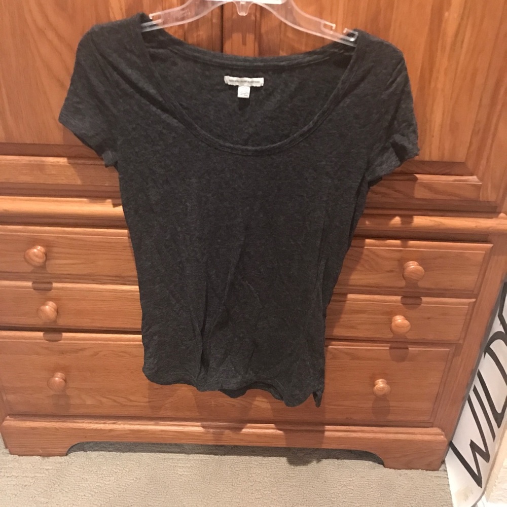 American eagle scoop neck tshirt